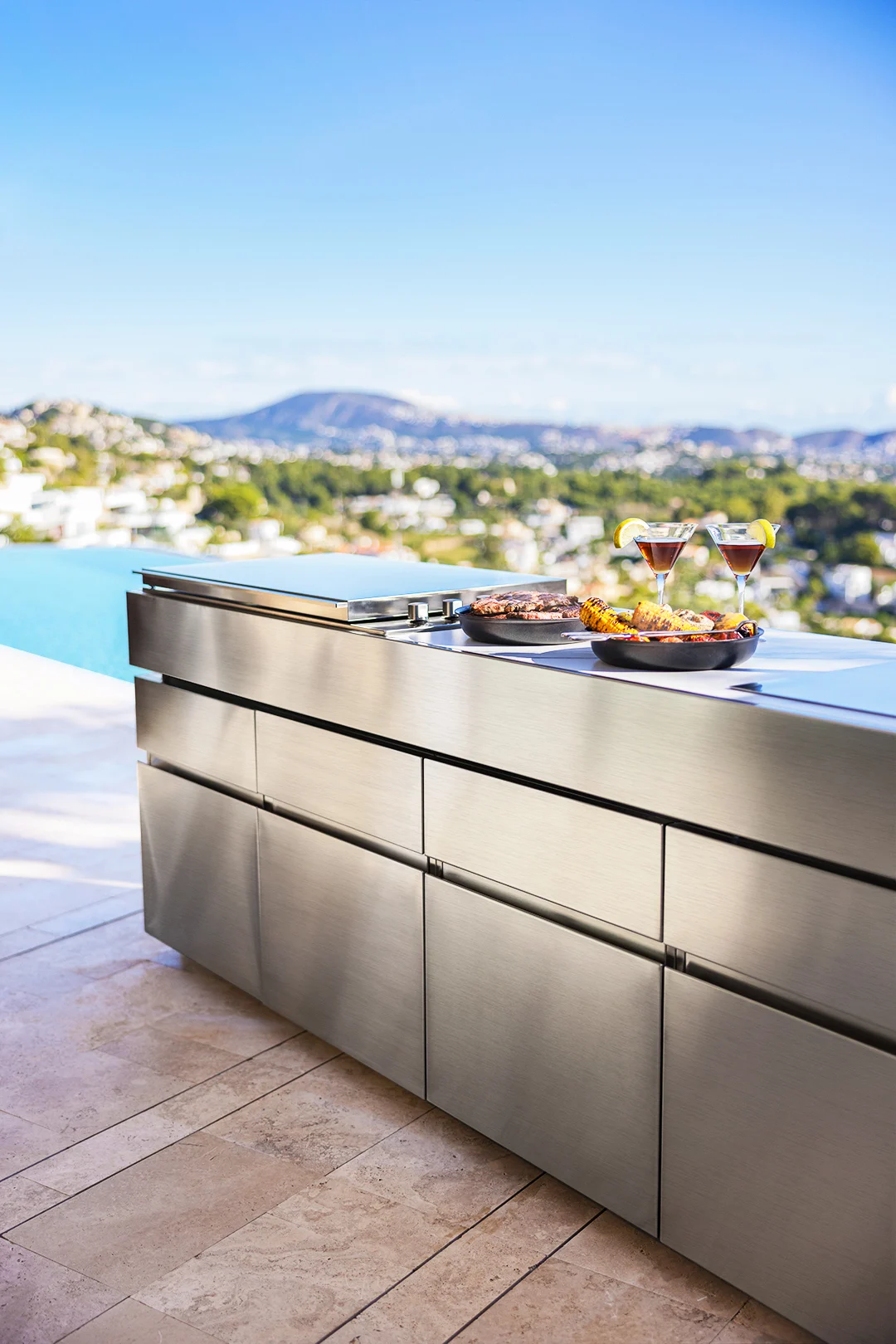 modern outdoor kitchen bar