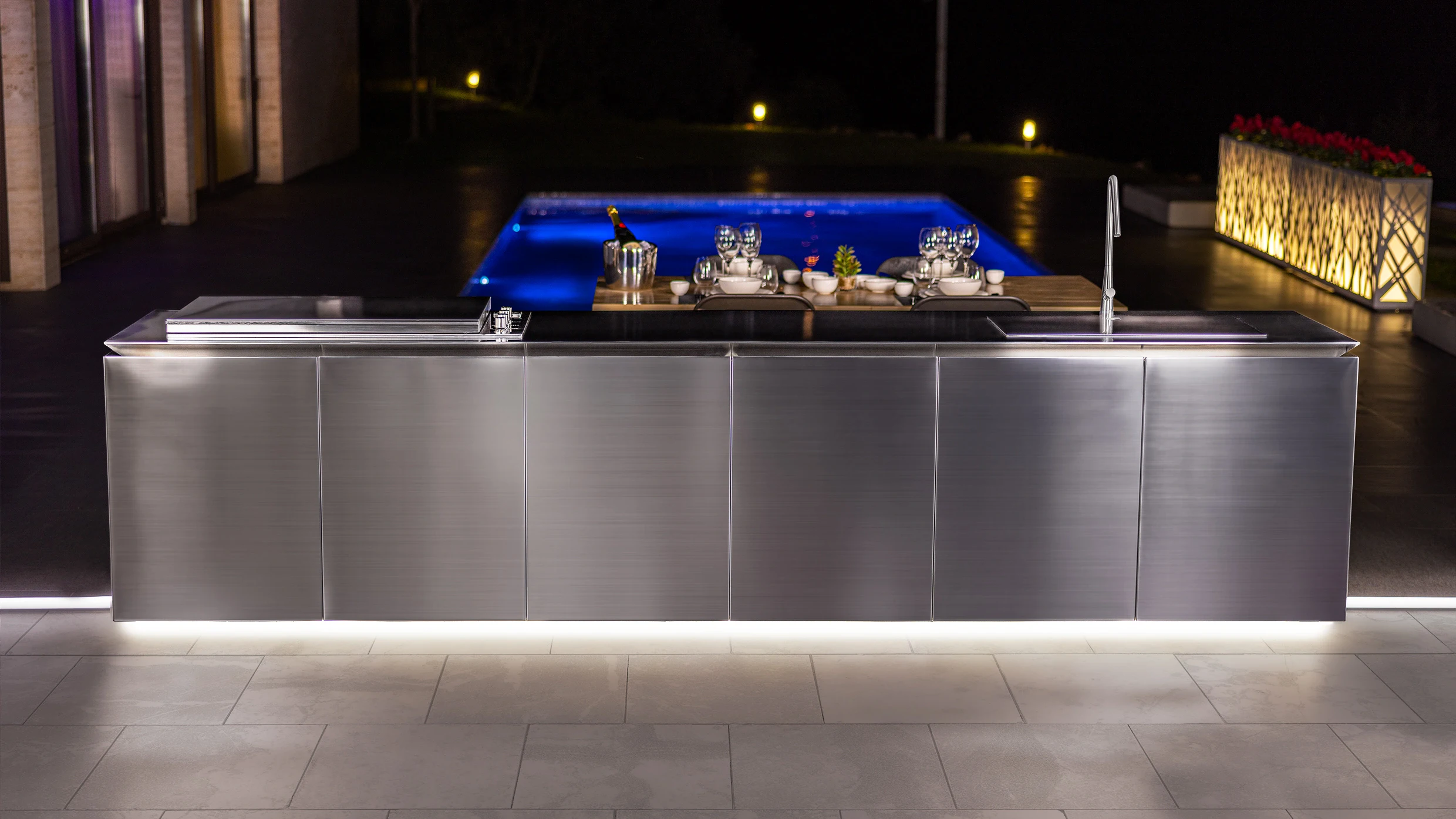 luxury outdoor kitchens